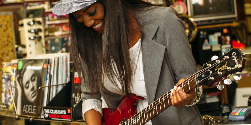 GL地板快速安装系统深度对比：锁扣式与胶粘式在工期与成本上的核心优劣分析