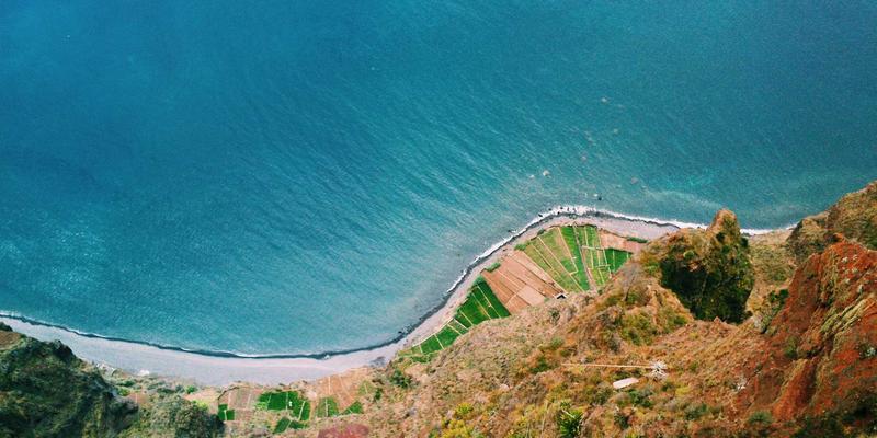 GL地板生命周期成本分析：揭秘商务地面工程的长期投资回报率