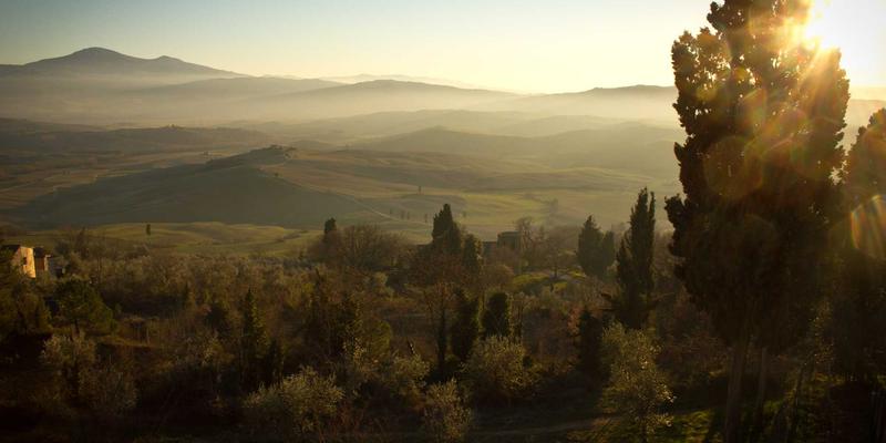 GL地板维护保养全攻略：专业地面处理延长商务地板黄金周期
